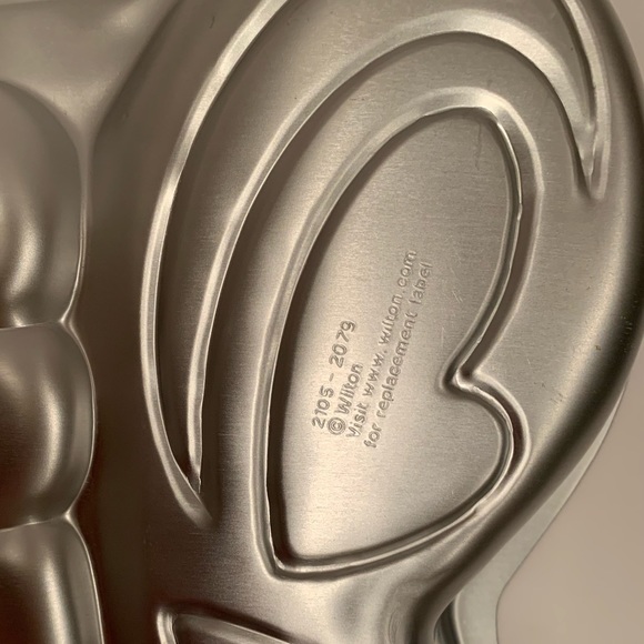 Wilton Butterly Cake Pan 2015 - Picture 3 of 3